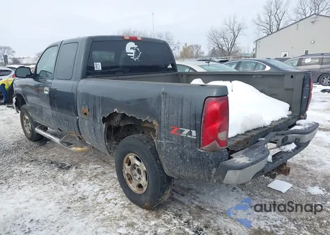 2003 Chevrolet Silverado 1500 Ls z USA, uszkodzony, nr VIN 2GCEK19T331313278